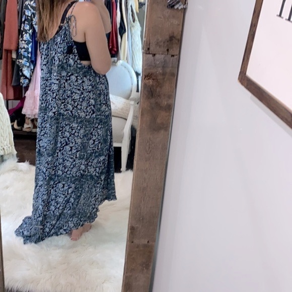 A:glow blue floral maxi dress size large - Picture 6 of 10